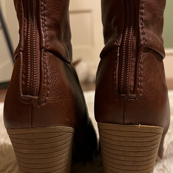 SO Women's Brown Ankle Booties Boots Heeled Size 6 - Picture 3 of 8